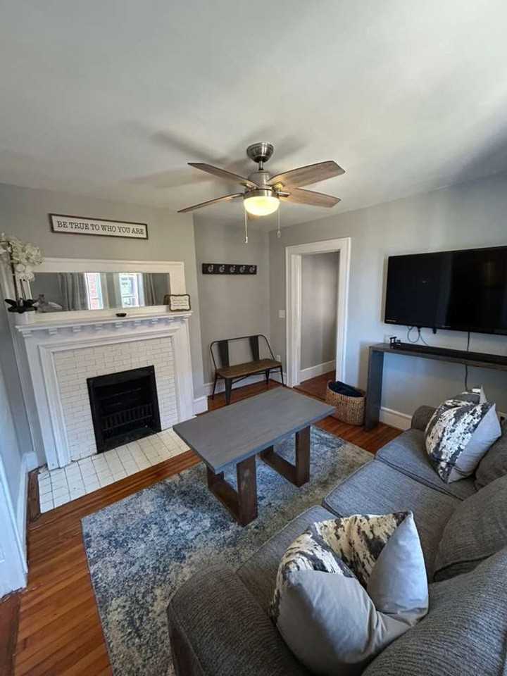 22 W Earle Street - Photo 2 of 11