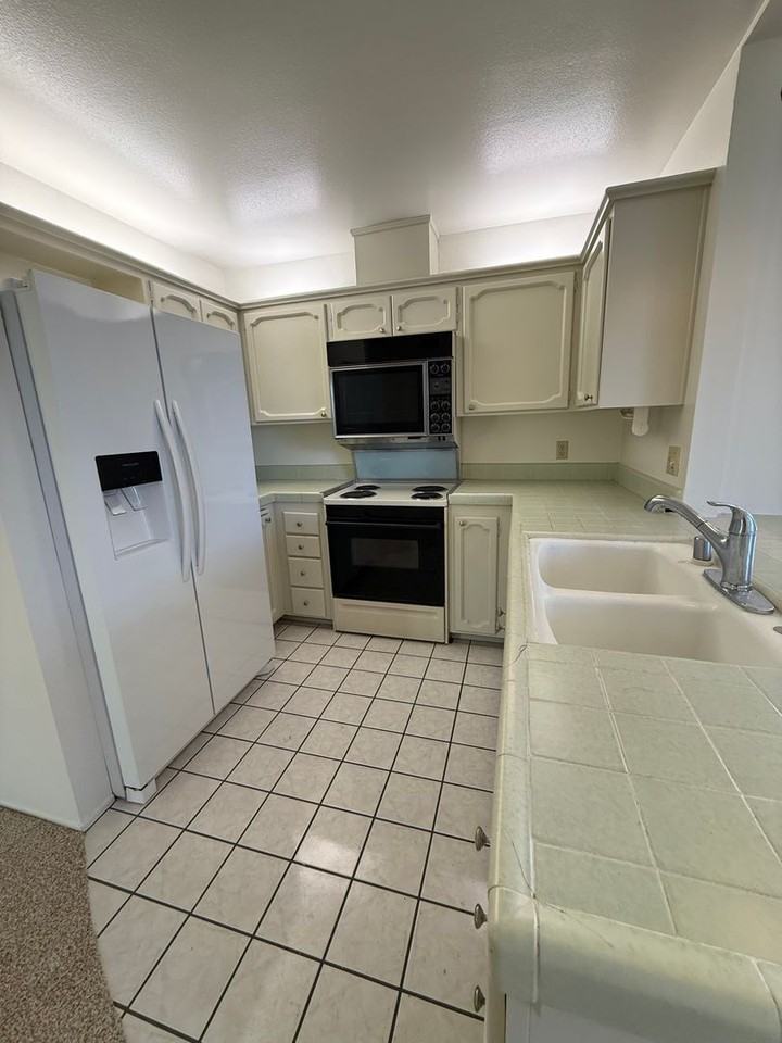 12497 Lomica Dr - Photo 6 of 17