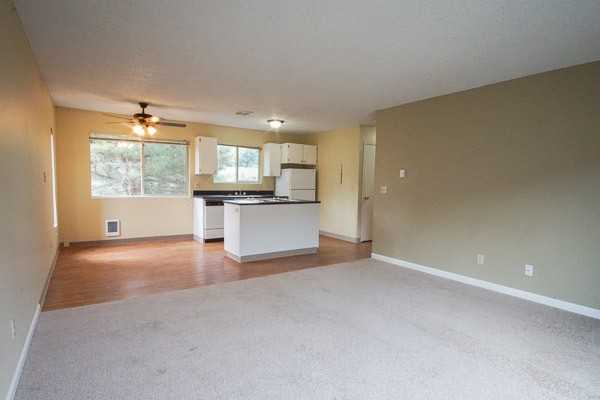 3705 Se 35th Pl #17 - Photo 3 of 13