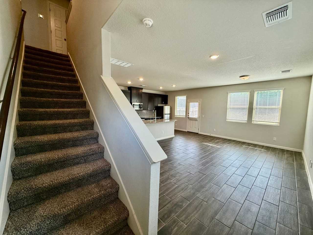 119 Joseph Cir - Photo 4 of 23