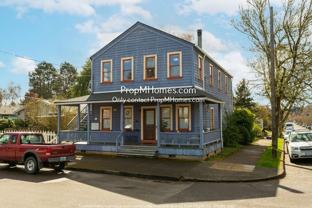 1102 SE Umatilla Street - Photo 1 of 1