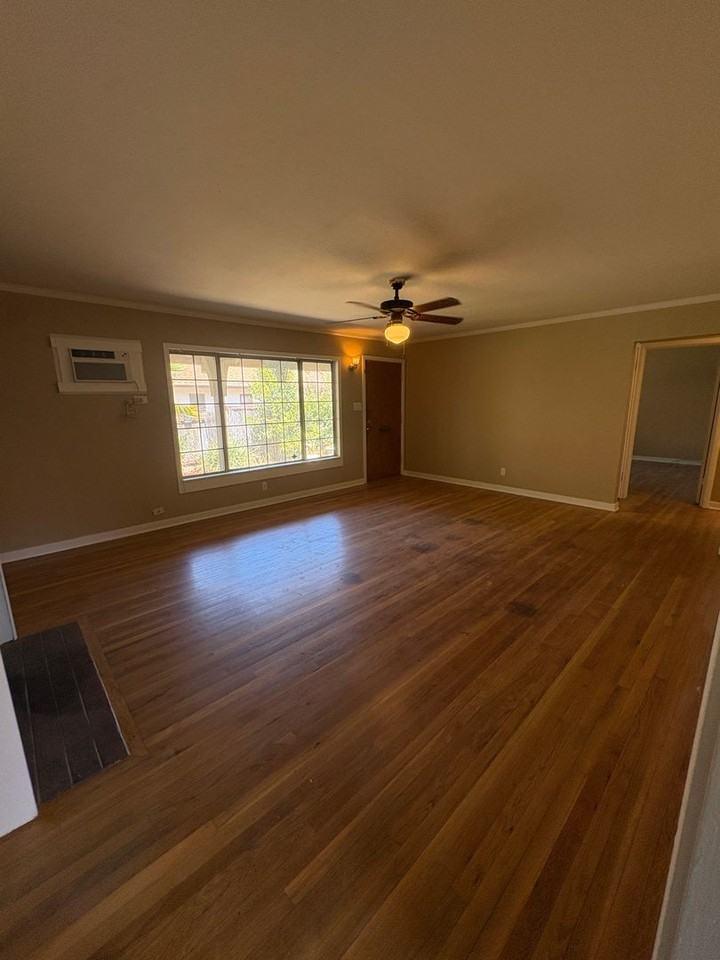 2450 Ione St - Photo 3 of 7