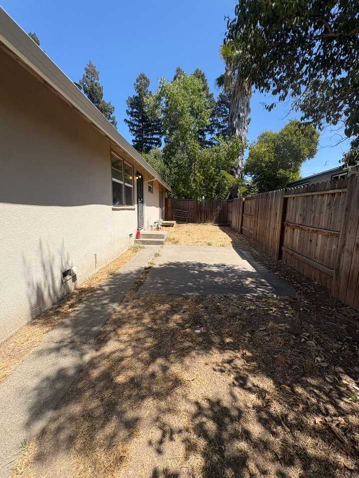 2450 Ione St - Photo 7 of 7
