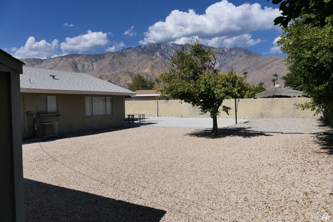 466 E Molino Rd - Photo 3 of 17