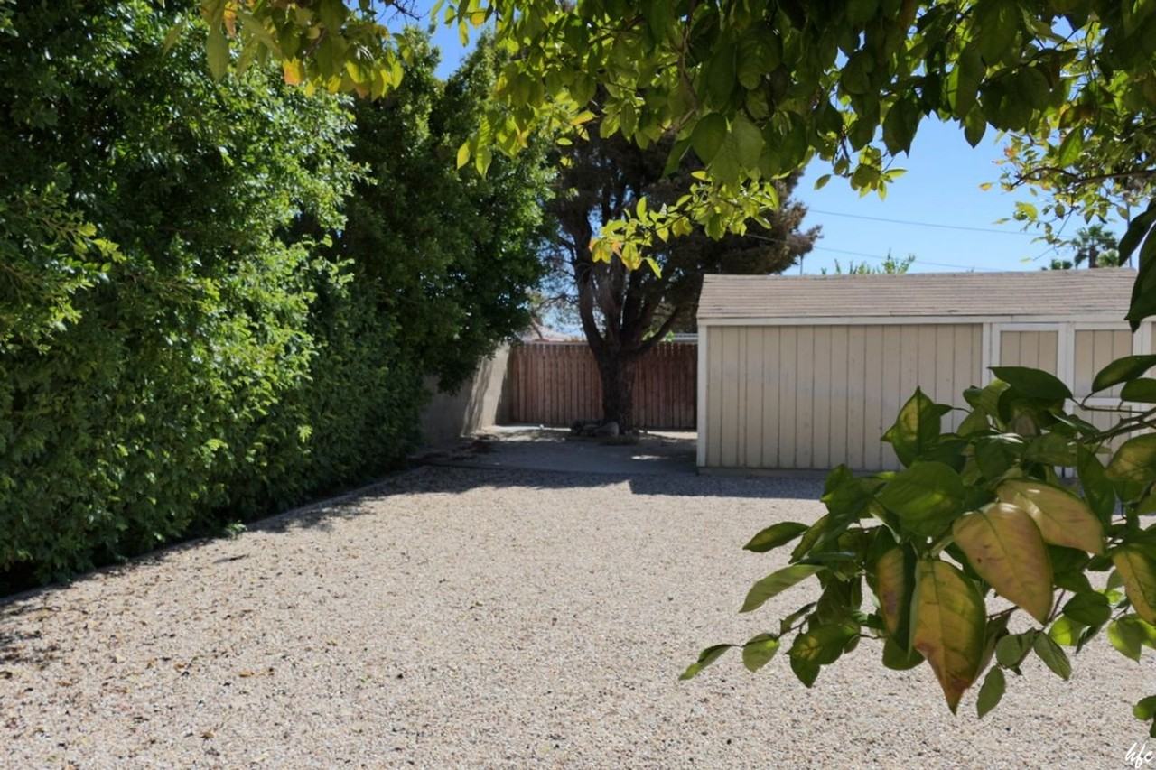 466 E Molino Rd - Photo 4 of 17