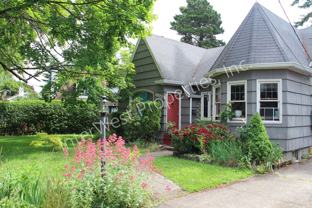 7622 Se 36th Ave - Photo 1 of 1