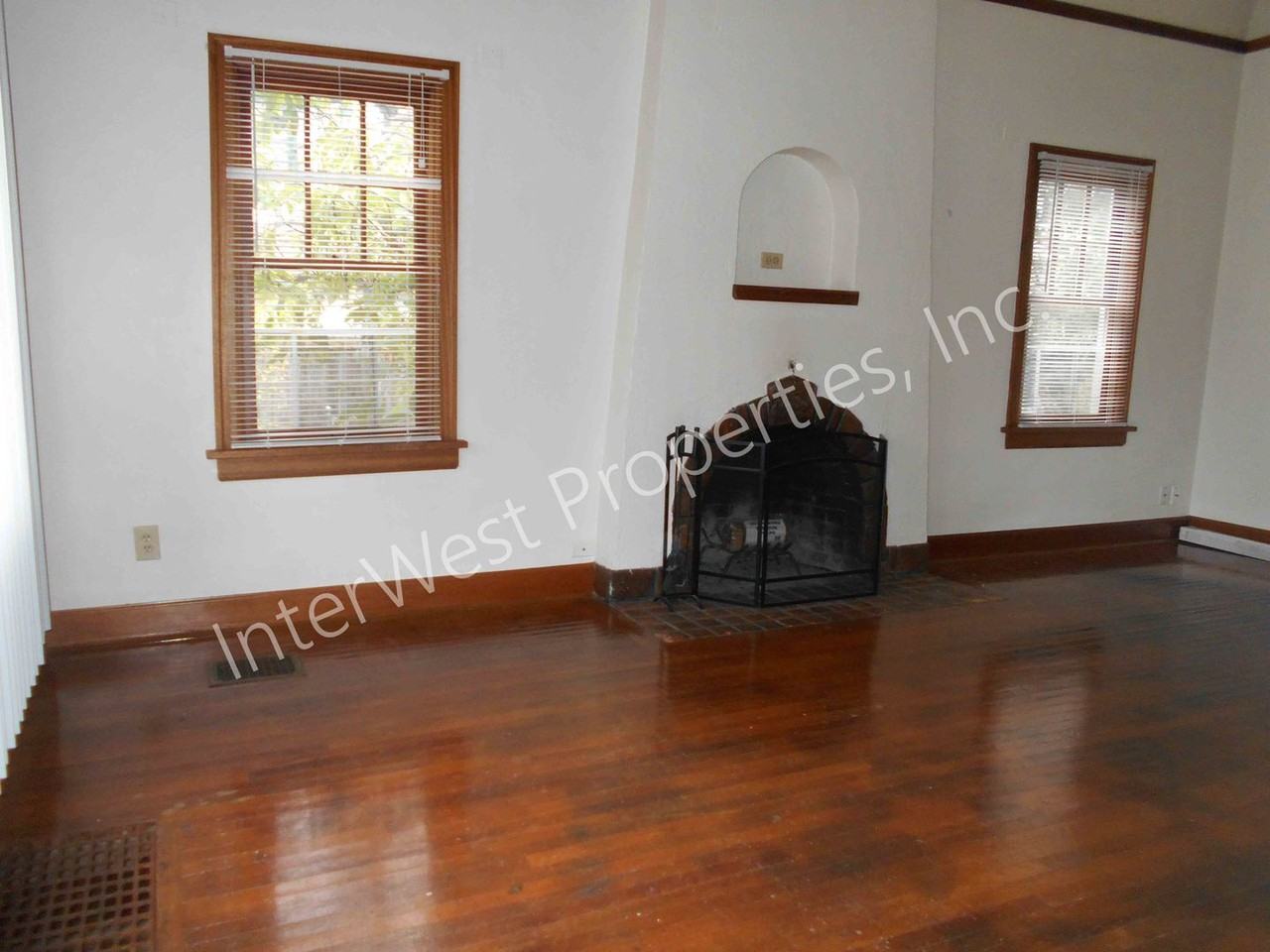 7622 Se 36th Ave - Photo 4 of 25