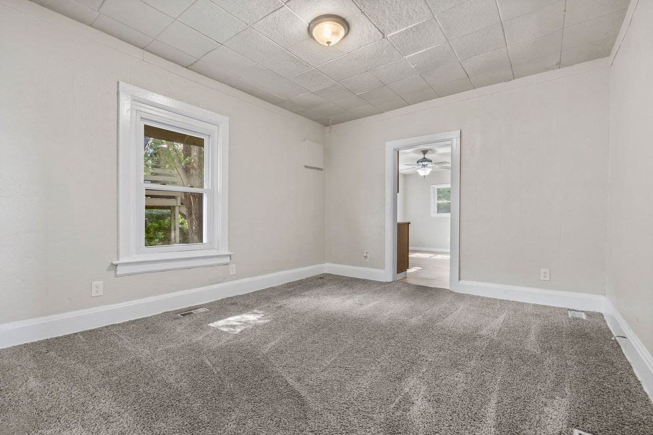 3410 Easton Blvd - Photo 4 of 14