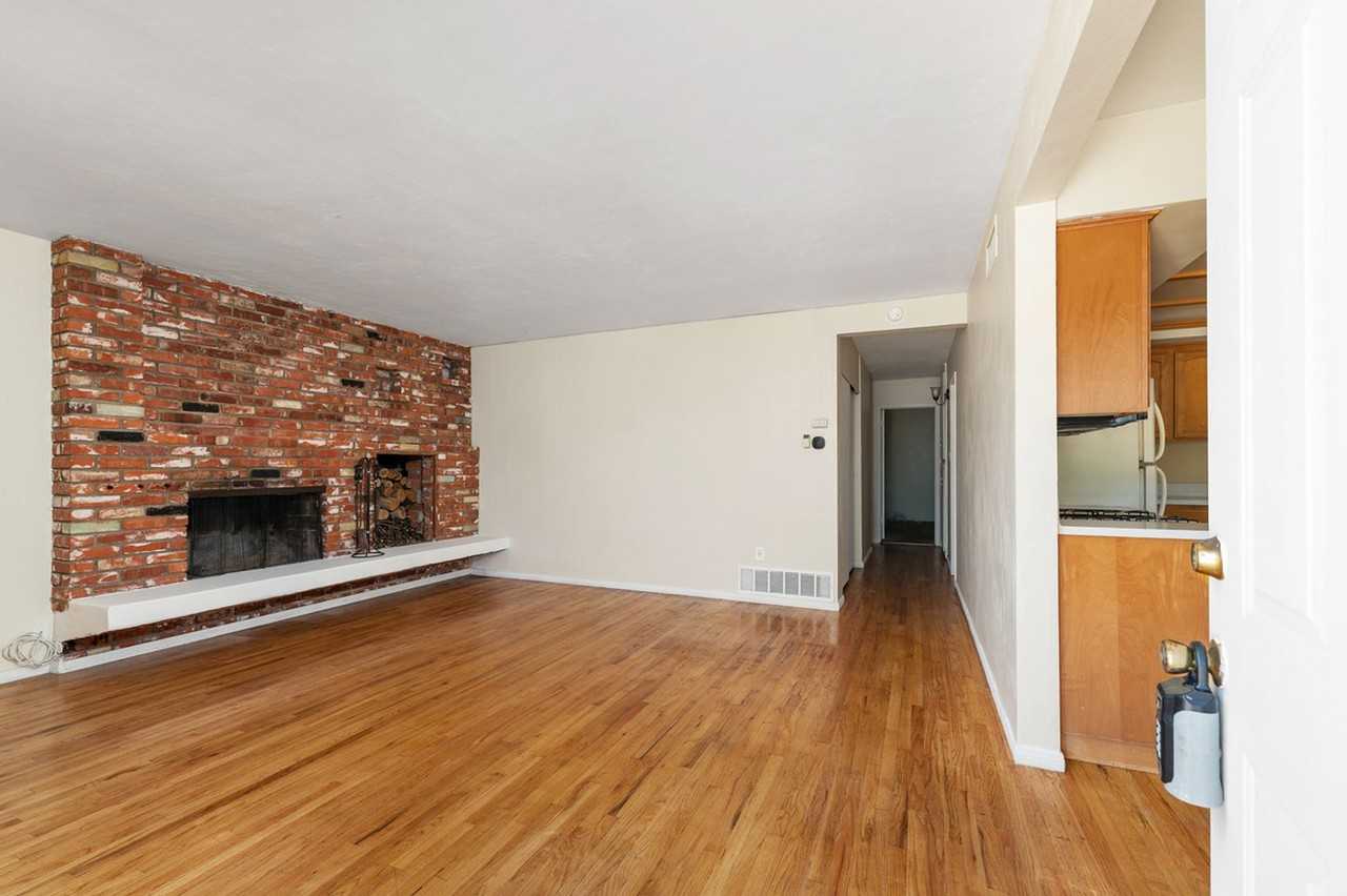 1231 Evilo St - Photo 2 of 20