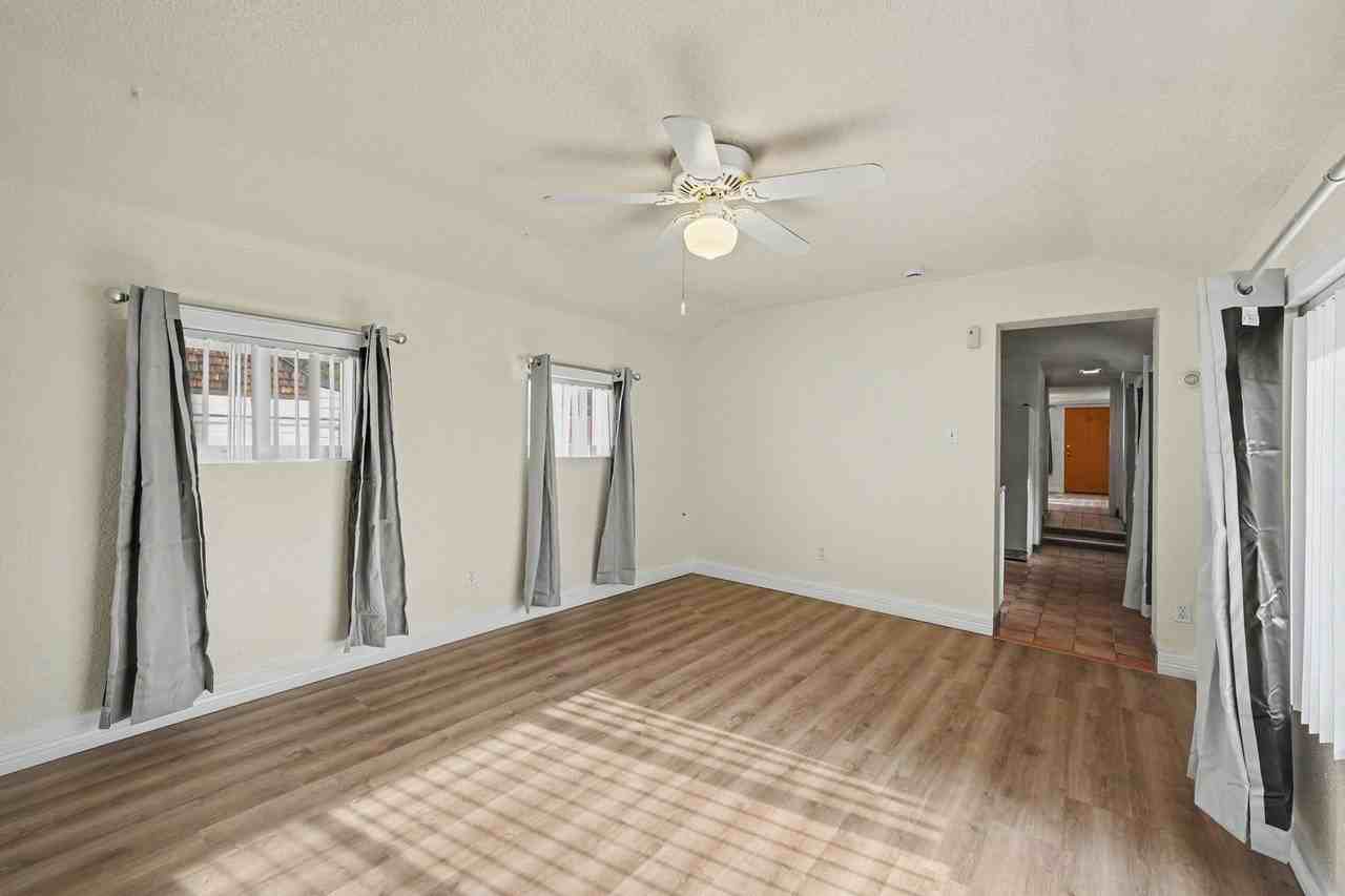 3910 Perry St - Photo 3 of 15
