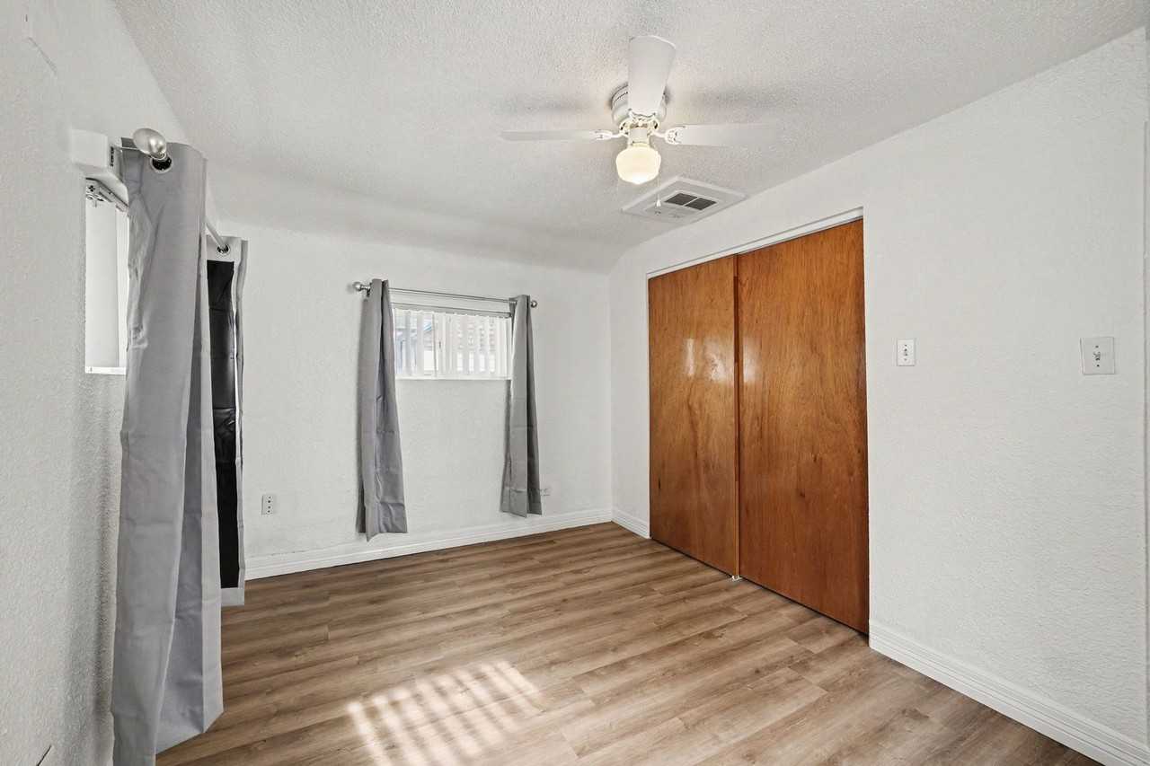 3910 Perry St - Photo 7 of 15