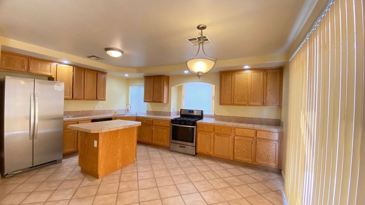5579 Vision Quest Ct - Photo 2 of 17