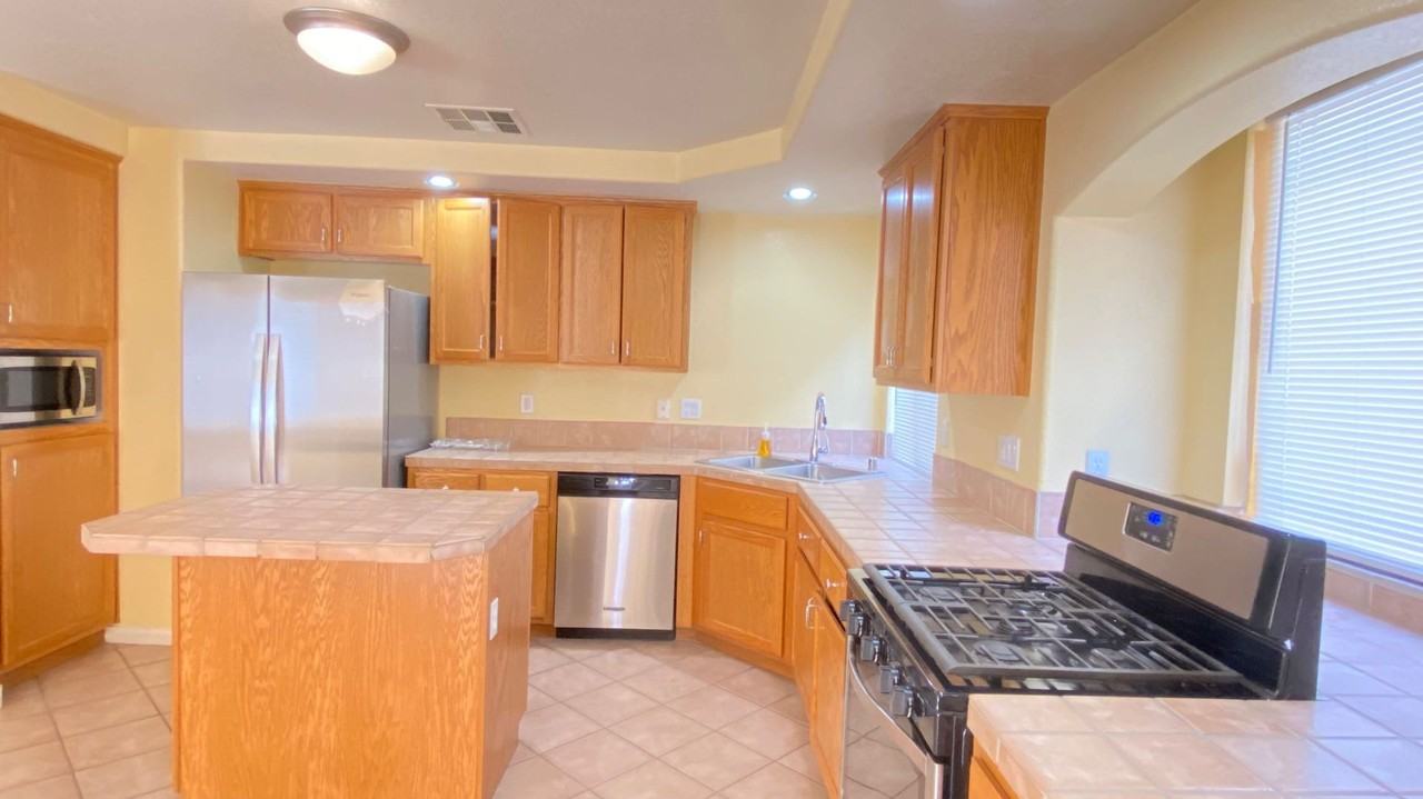 5579 Vision Quest Ct - Photo 3 of 17