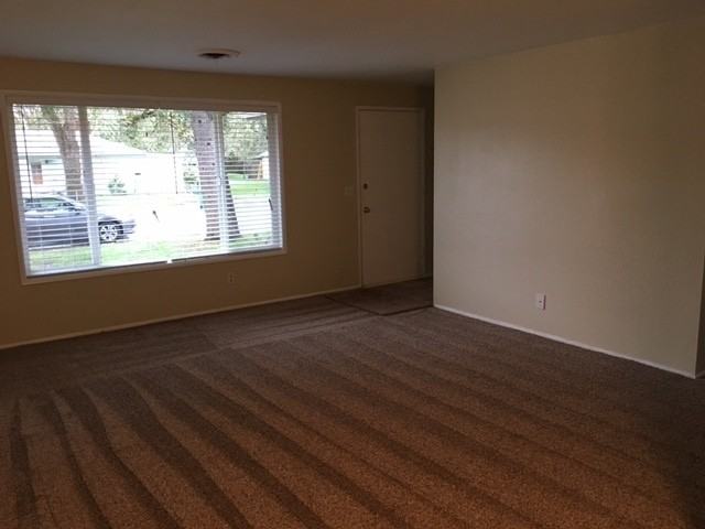13400 Sw Berthold St - Photo 3 of 10