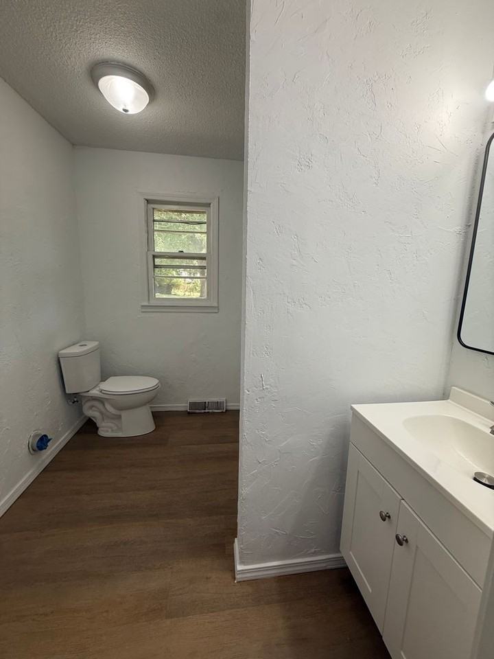 3845 W Glenwood St - Photo 7 of 14