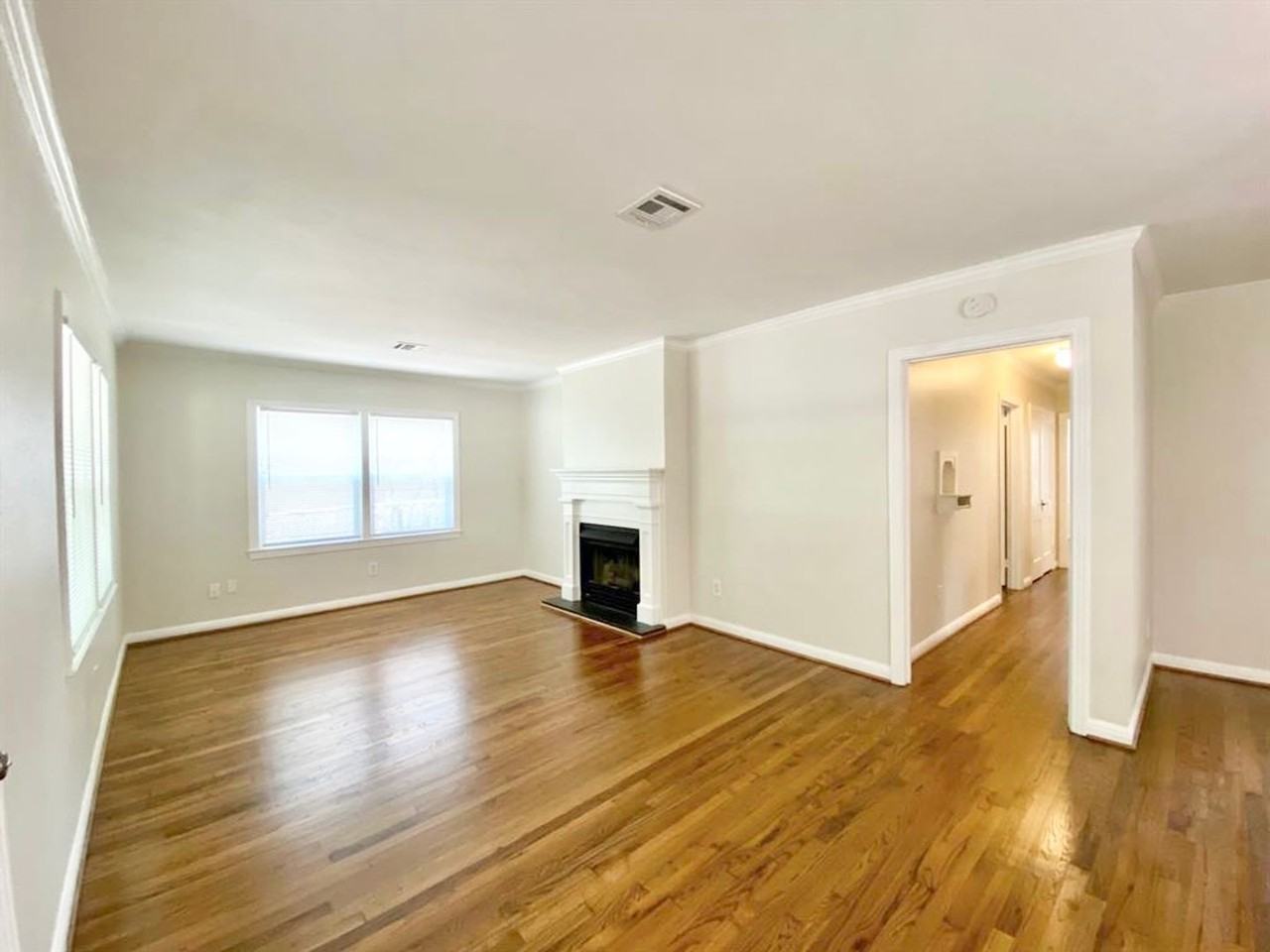 4102 Yupon St - Photo 3 of 17
