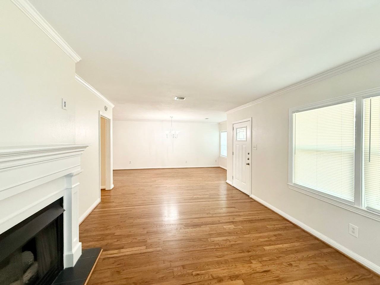 4102 Yupon St - Photo 4 of 17
