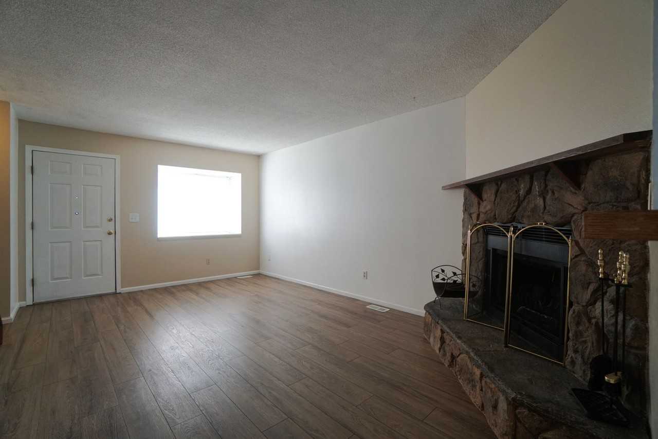 7644 Lexington Manor Dr - Photo 5 of 14