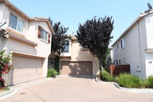 2145 Kingsbury Cir - Photo 1 of 1