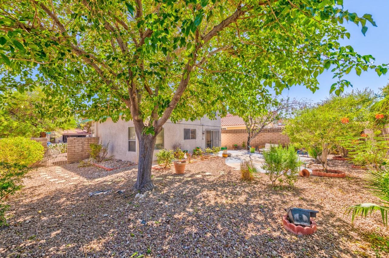7686 Selby Ct - Photo 4 of 17