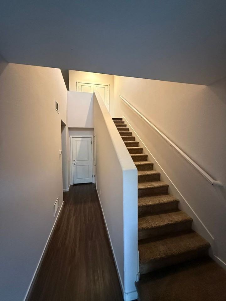 3242 New York Rd - Photo 2 of 9