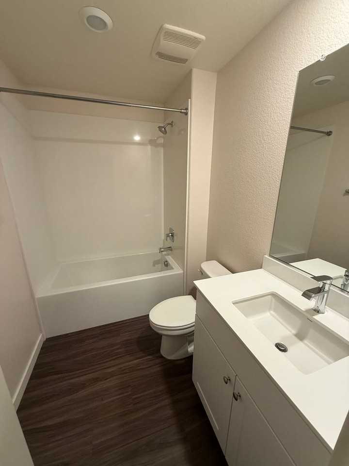 3242 New York Rd - Photo 3 of 9
