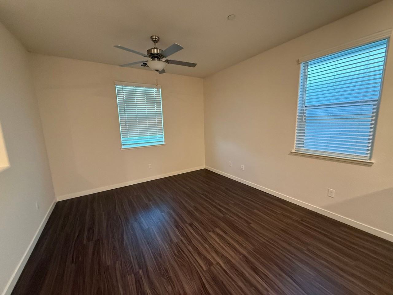 3242 New York Rd - Photo 6 of 9