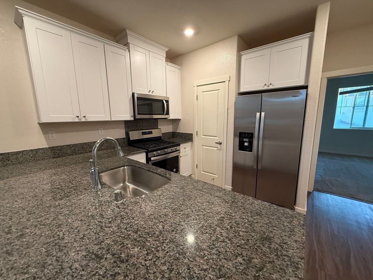 3242 New York Rd - Photo 7 of 9