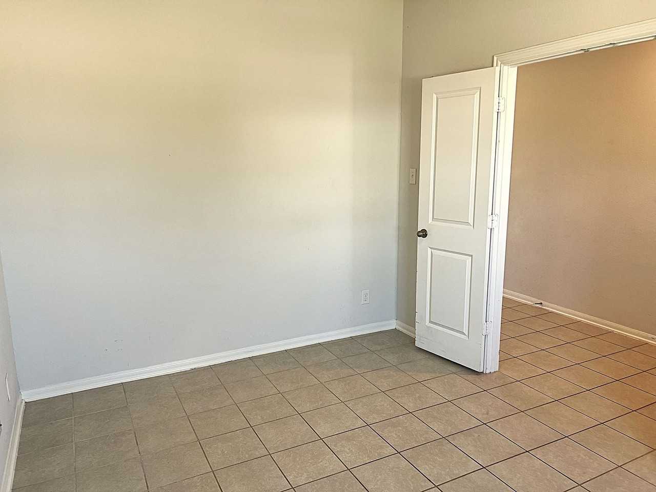14302 Beach Pine Trl - Photo 3 of 36