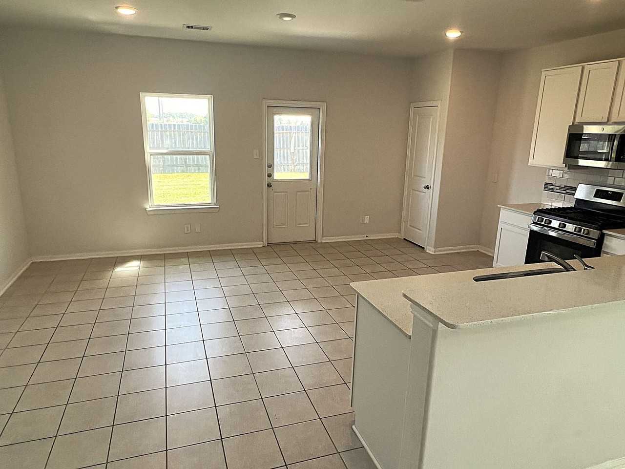 14302 Beach Pine Trl - Photo 6 of 36