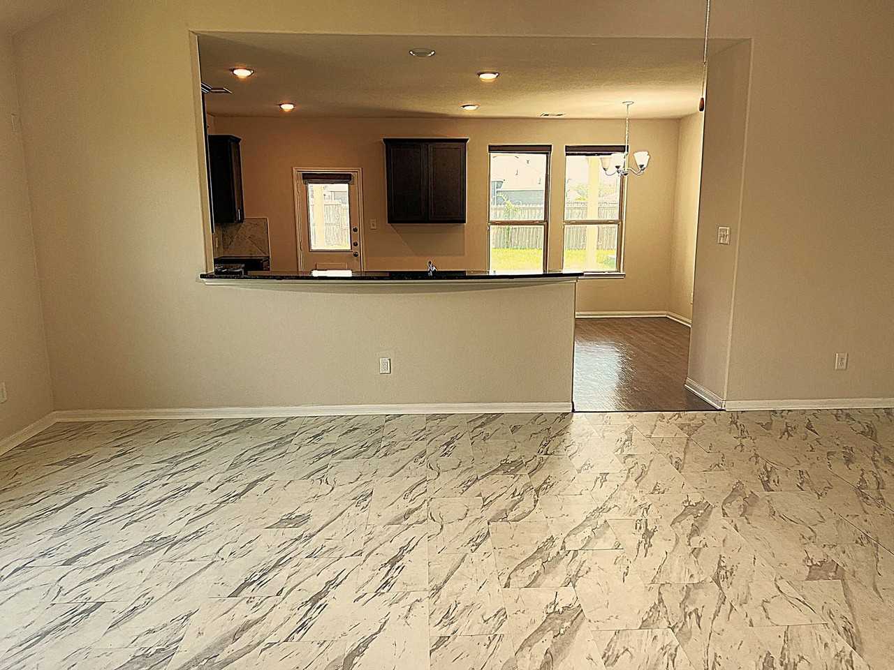 96 Jessica Dr - Photo 5 of 32