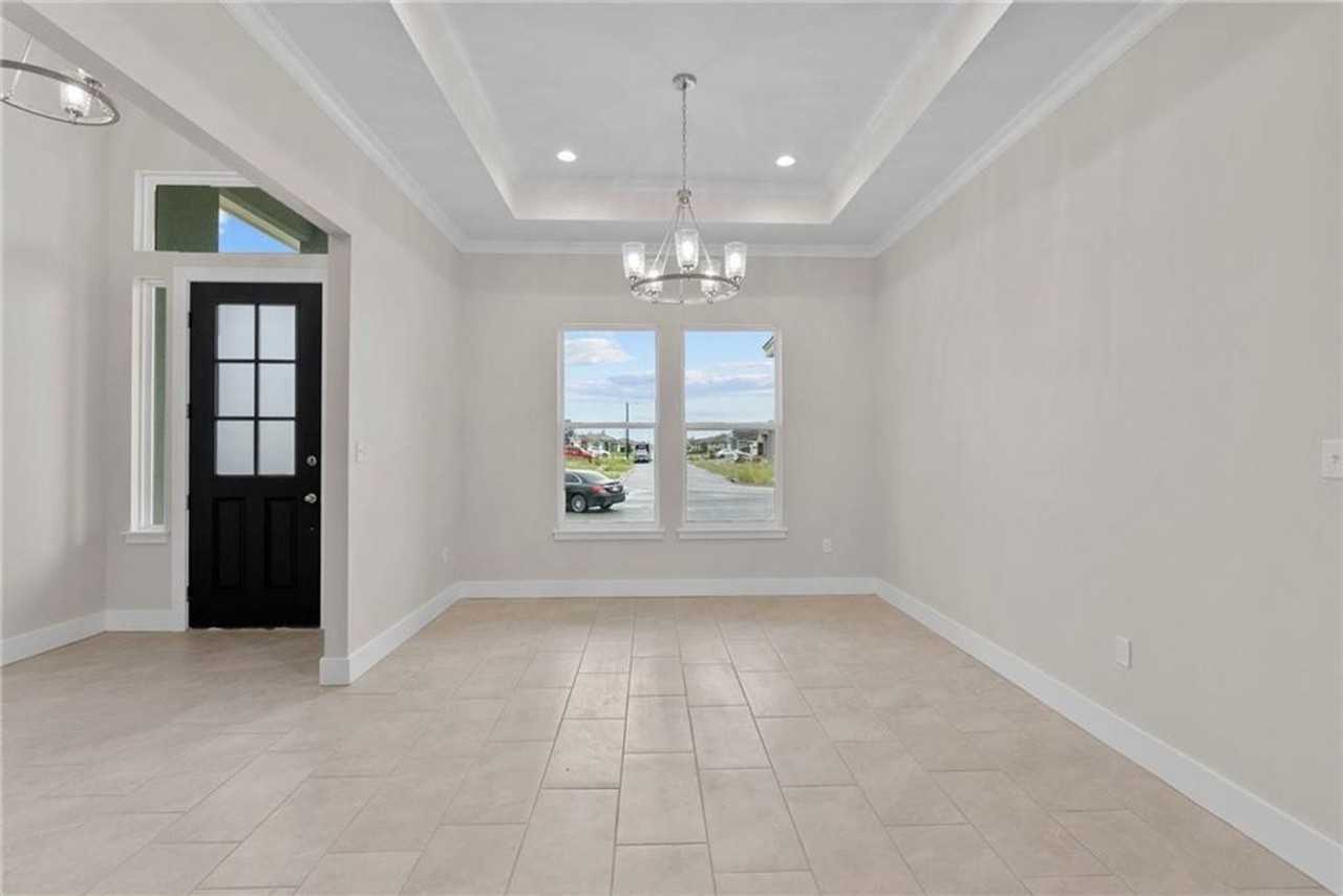 6738 Effat Dr - Photo 3 of 14