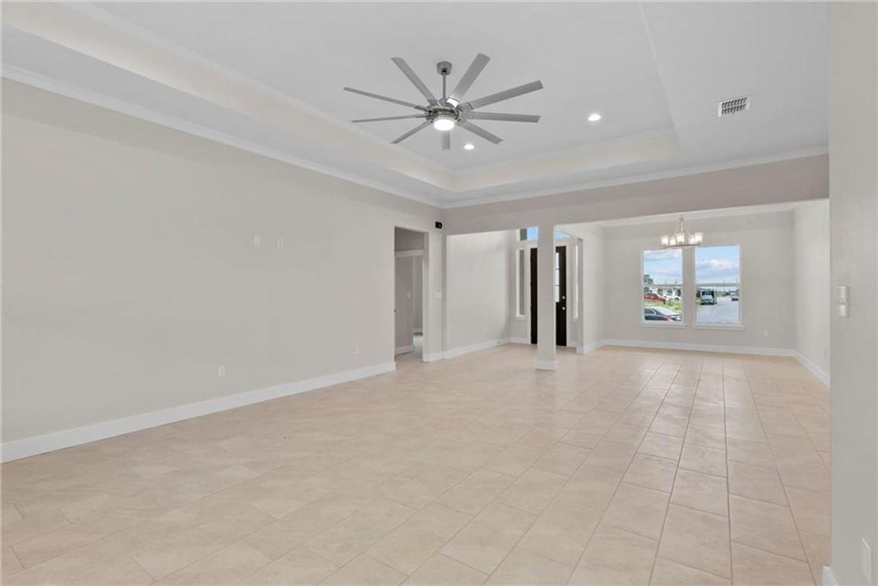 6738 Effat Dr - Photo 5 of 14