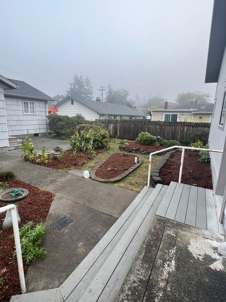 2129 Lombard St - Photo 2 of 12