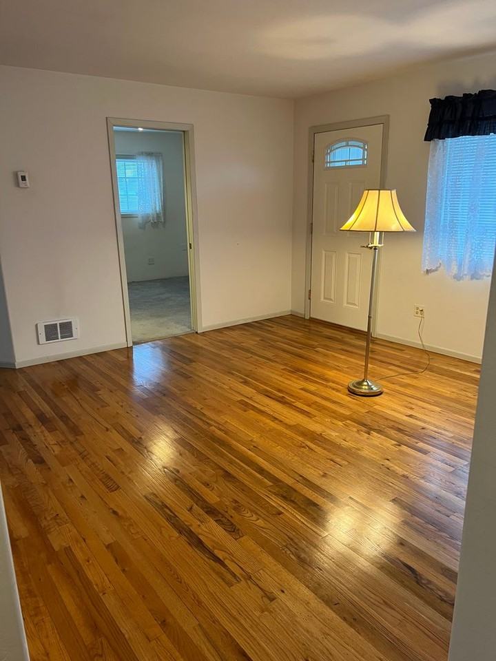 2129 Lombard St - Photo 6 of 12