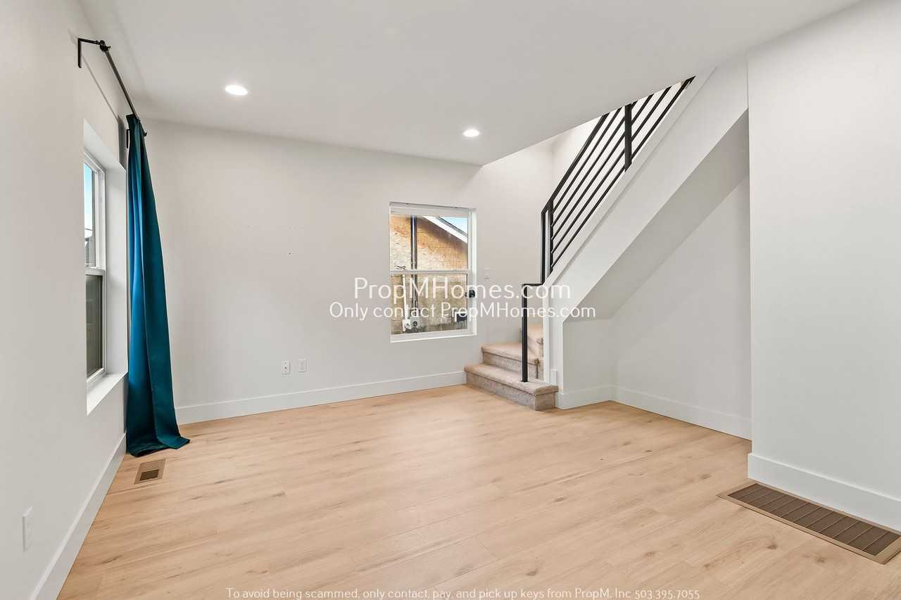 4704 Ne 95th Ave - Photo 4 of 19