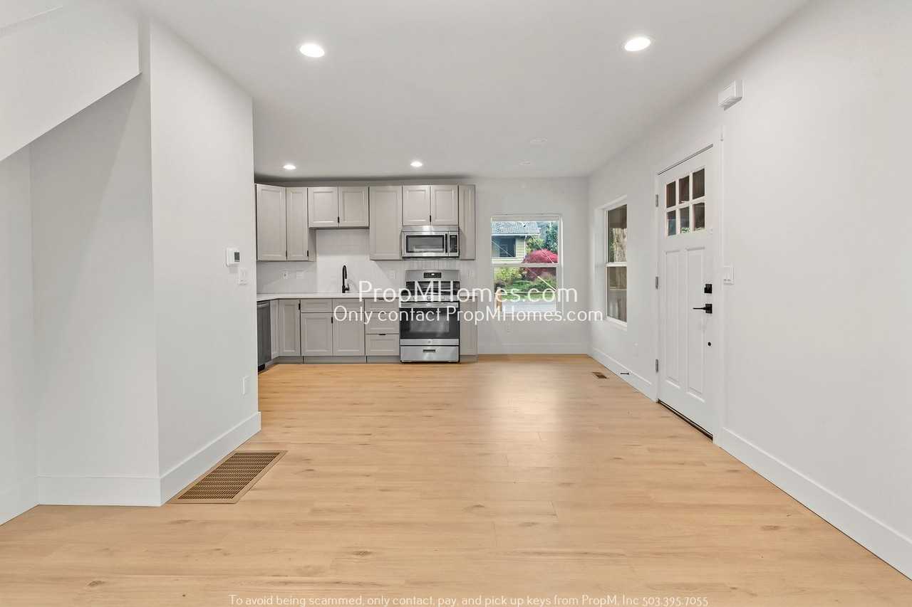 4704 Ne 95th Ave - Photo 5 of 19