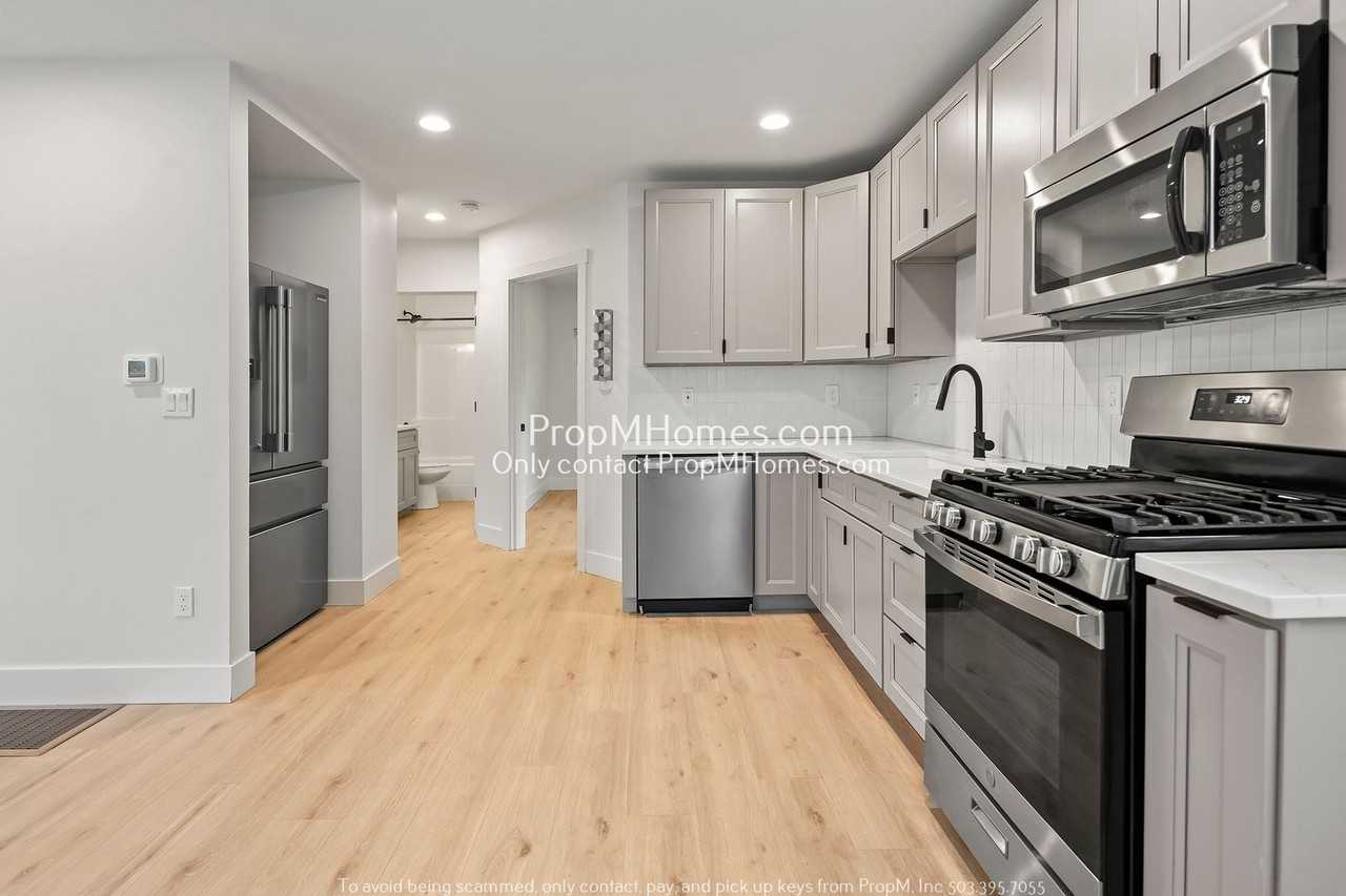 4704 Ne 95th Ave - Photo 7 of 19