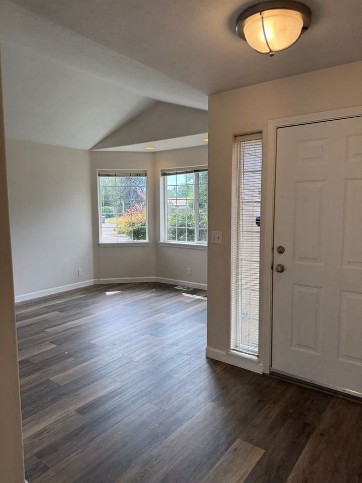 2595 Sage St - Photo 3 of 24