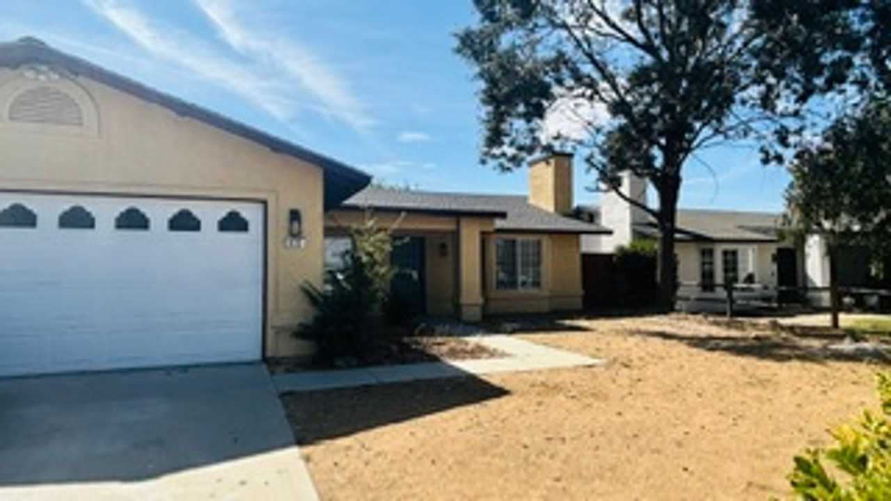 633 Las Colinas St - Photo 2 of 27