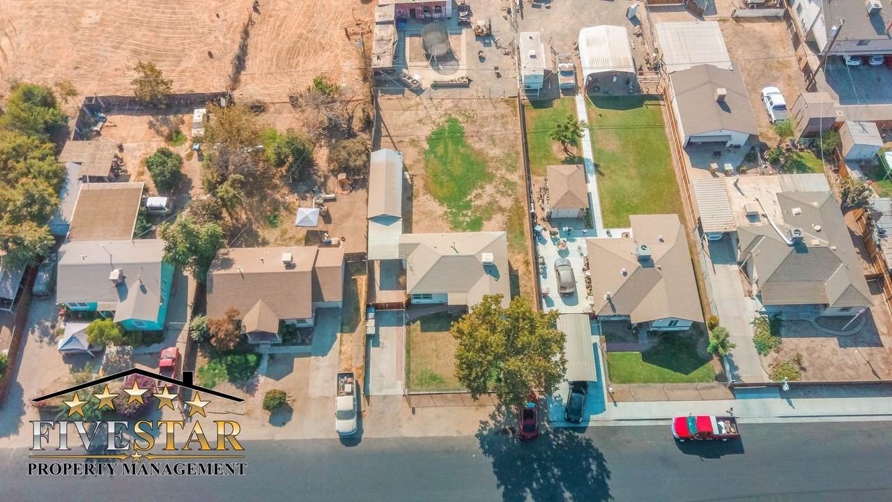 209 Bloomquist Dr - Photo 3 of 19