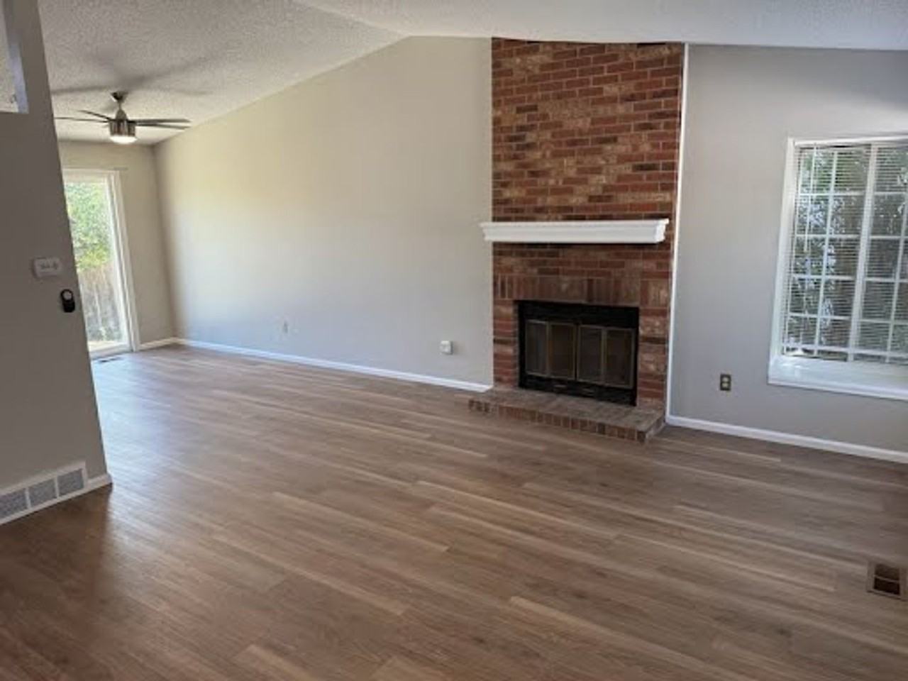 19145 E Oxford Dr - Photo 4 of 13