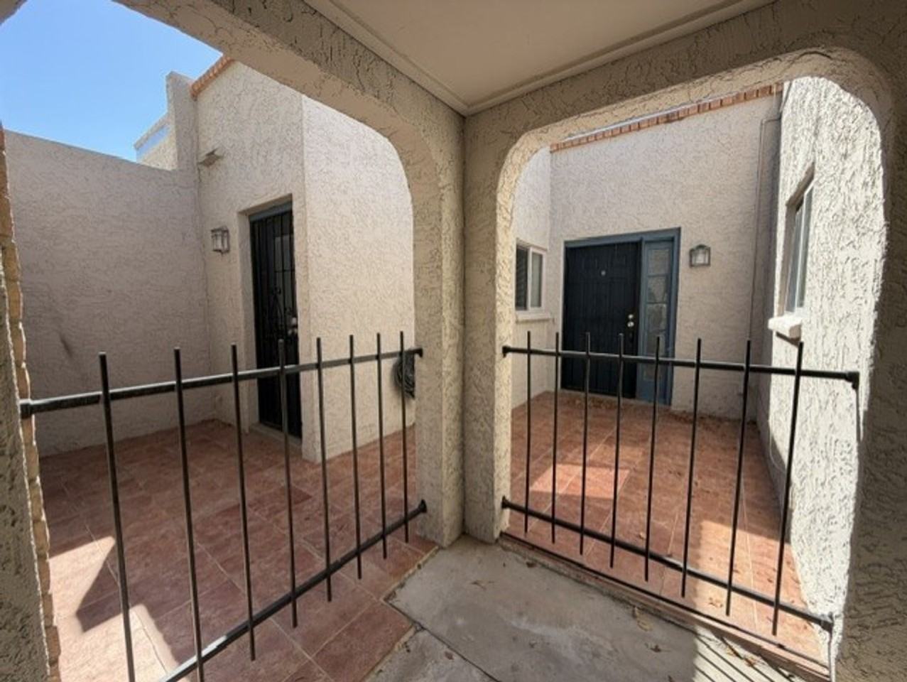 1015 E Cochise Dr - Photo 2 of 23