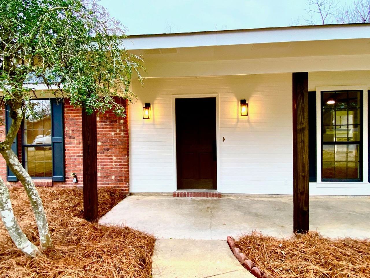 2102 Fillmore Dr - Photo 2 of 36