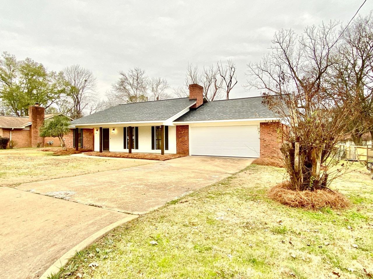2102 Fillmore Dr - Photo 3 of 36
