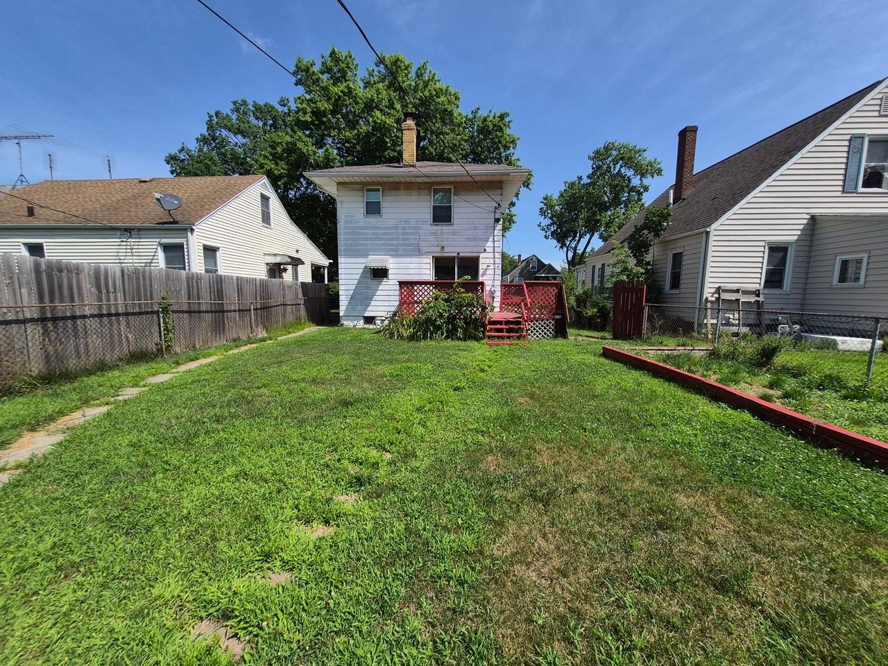 2806 Hartzer St - Photo 2 of 18