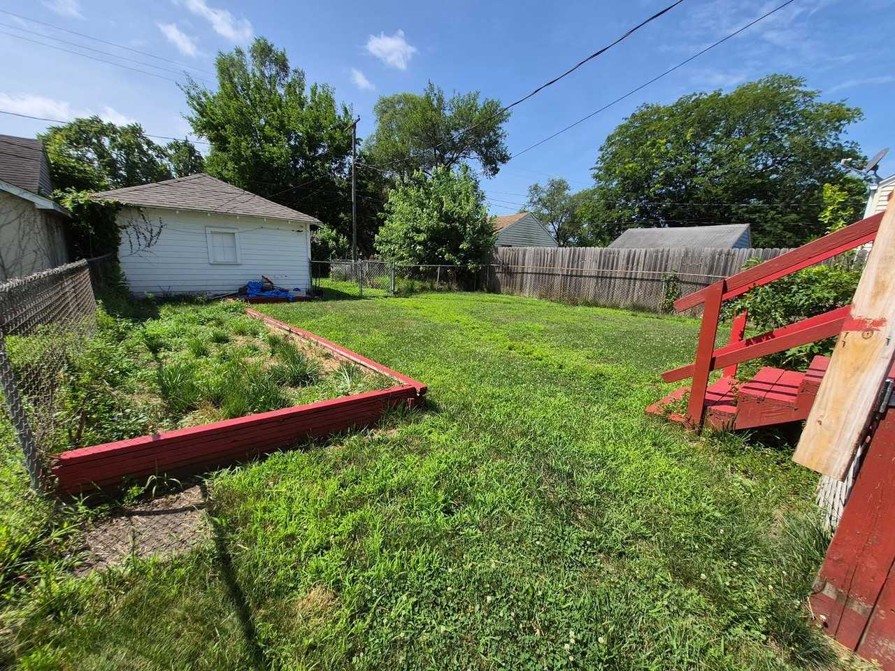 2806 Hartzer St - Photo 3 of 18