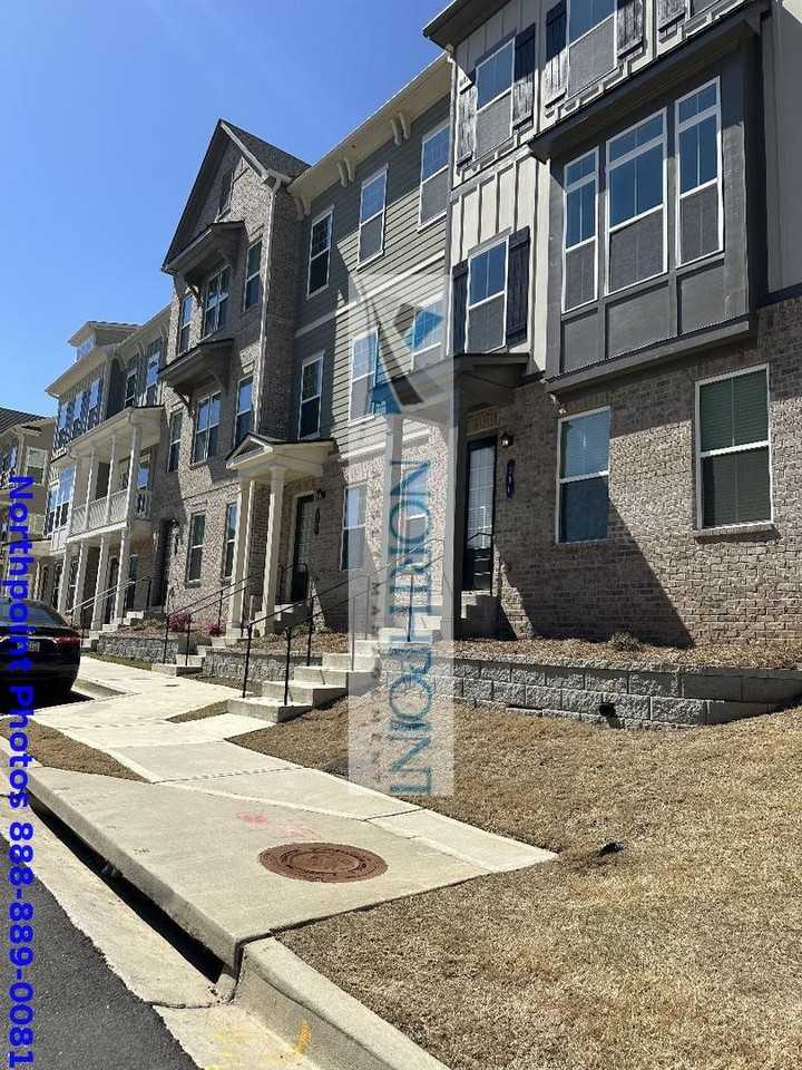300 Overture Ct - Photo 3 of 21