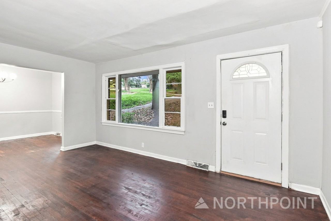 1003 Forrest Blvd - Photo 3 of 15