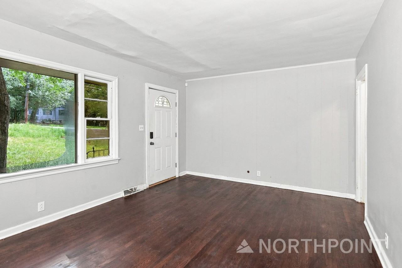 1003 Forrest Blvd - Photo 2 of 15